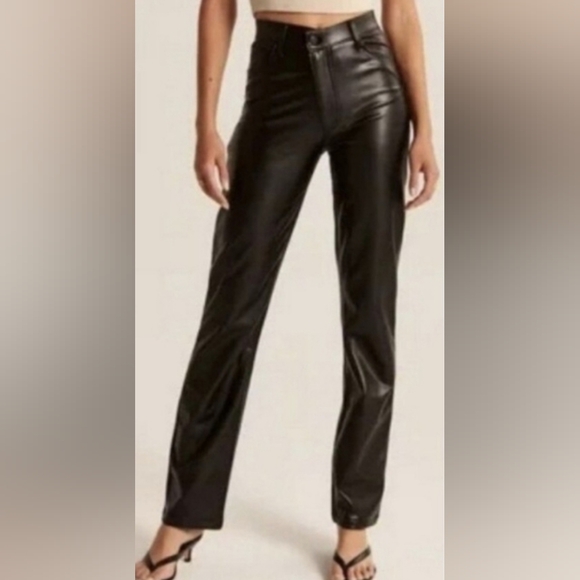 Abercrombie & Fitch 90s Straight Ultra High Rise Faux Leather Pants Size 4 - Picture 1 of 4